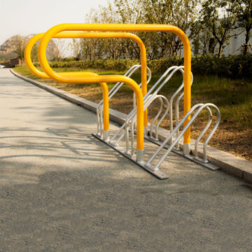 4 bike parking rack road side